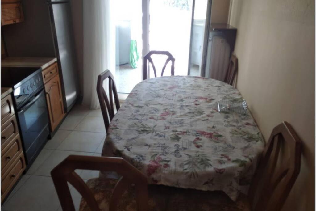 Debby'S Central Apartment Kavala Exterior foto